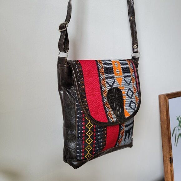 VINTAGE TRIBAL WOVEN AND GENUINE LEATHER CROSSBODY BAG - Picture 9 of 16